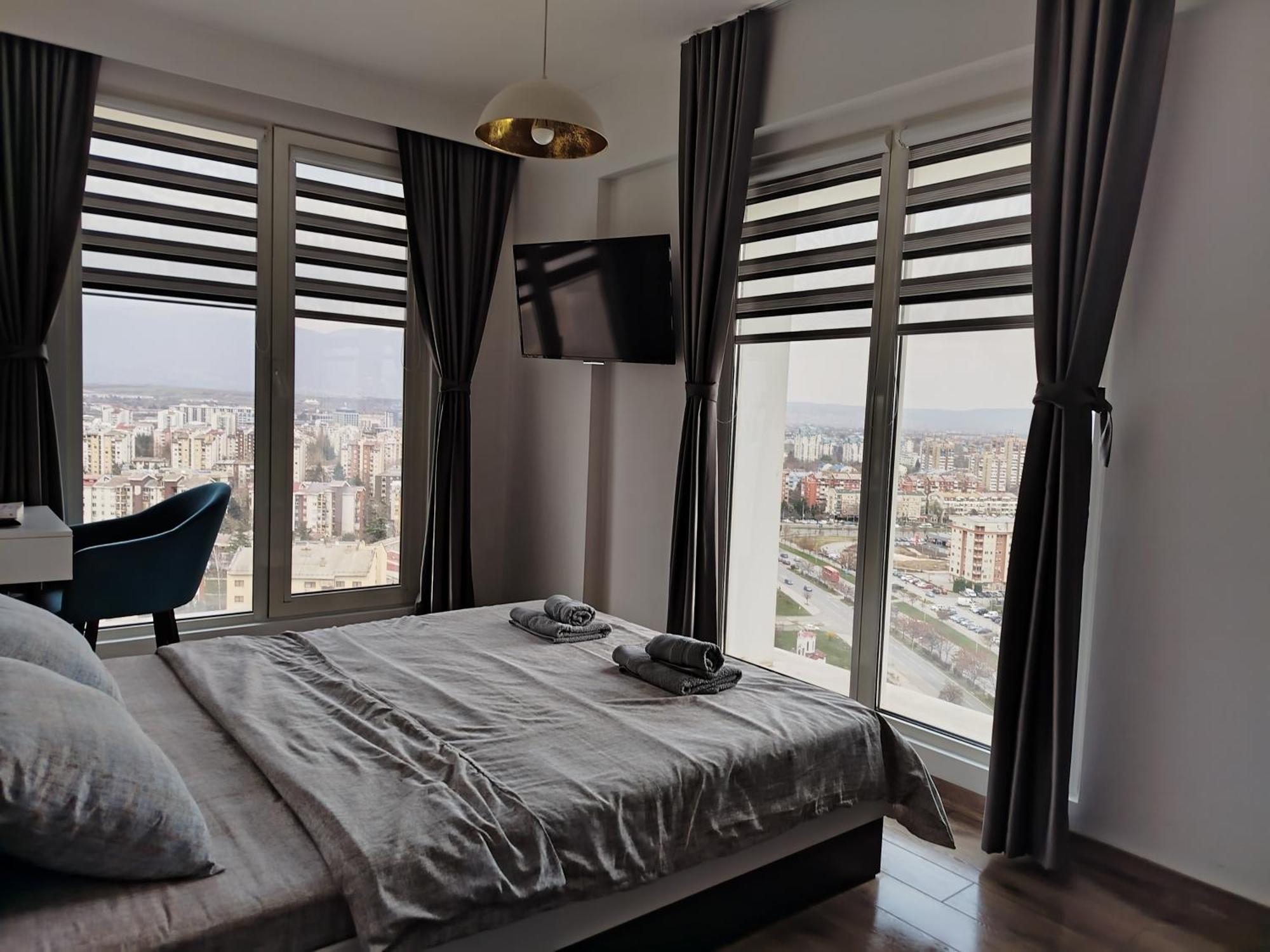 18Th & 16H Floor Secure Luxury Condos With Pool & Fitness Included In Price Σκόπια Εξωτερικό φωτογραφία
